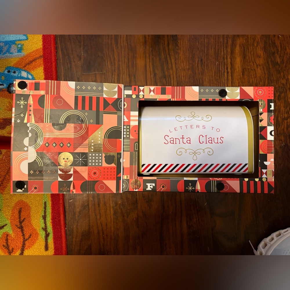 FAO Schwarz Santa Stationery Set /mailbox letters to Santa